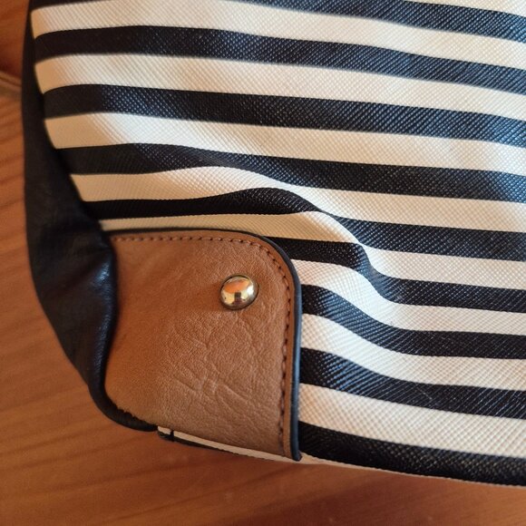 Small stripped crossbody bag purse - Picture 4 of 13